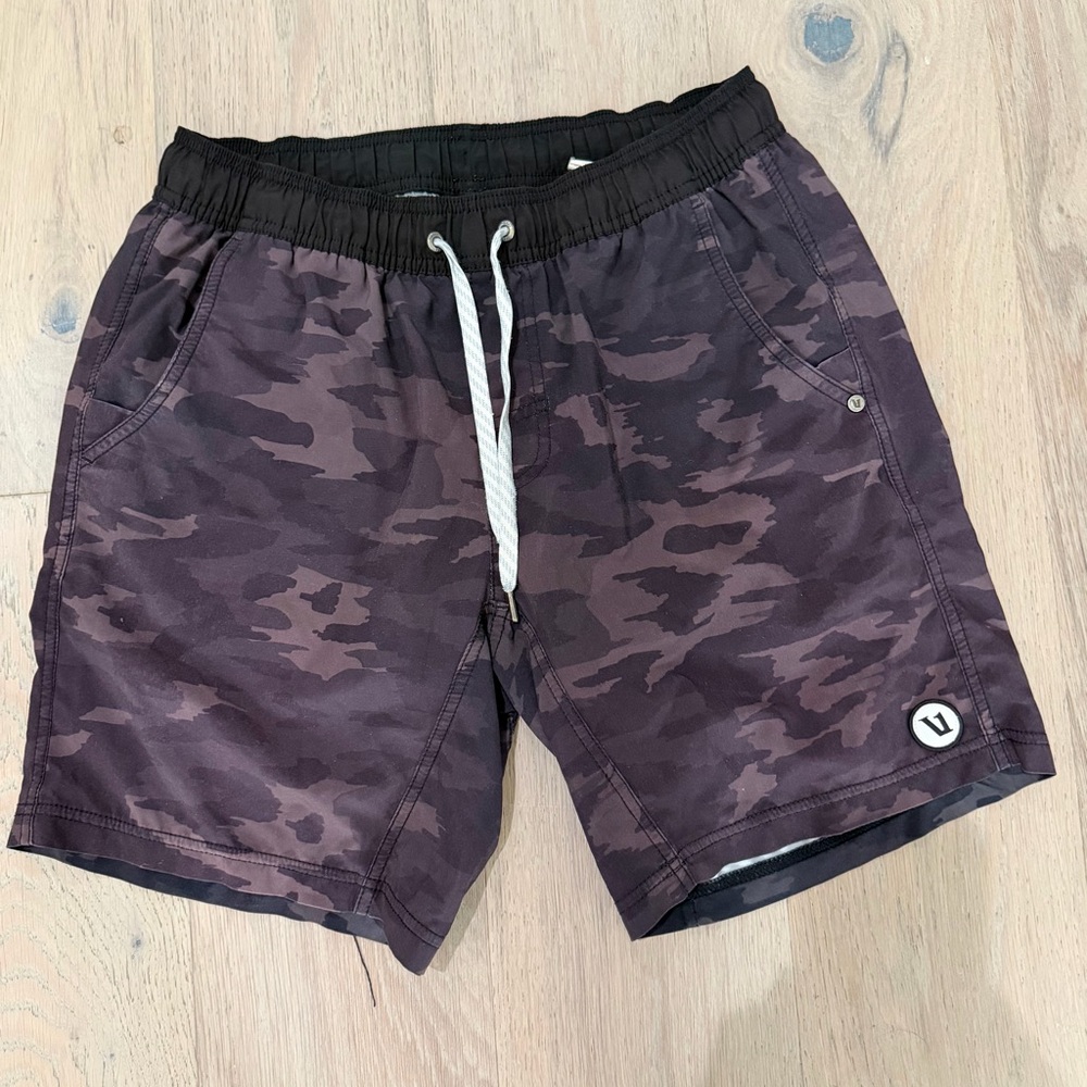 Vuori Men's Camouflage Athletic Shorts - Black and grey